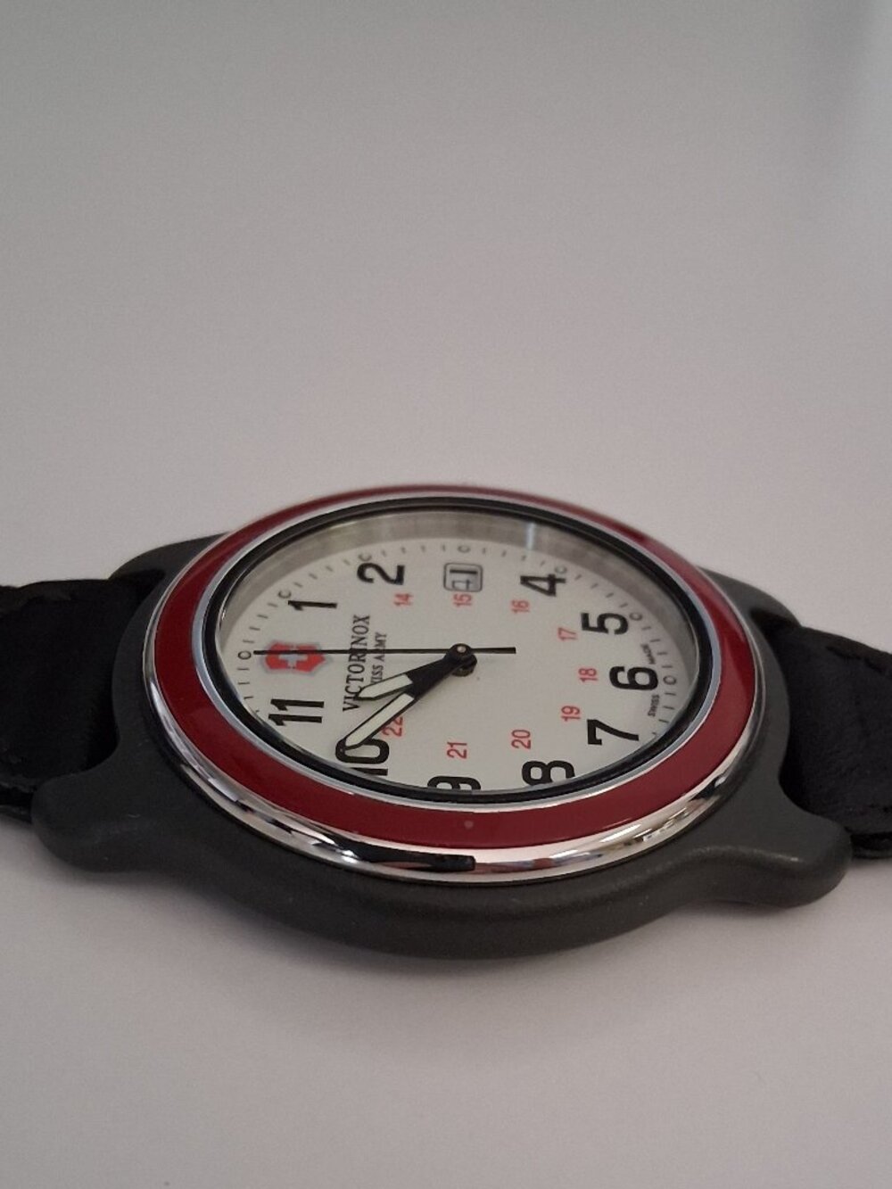 Swiss Army Men`s wrist watch model 249085 from Victorinox Like New - Picture 3 of 8